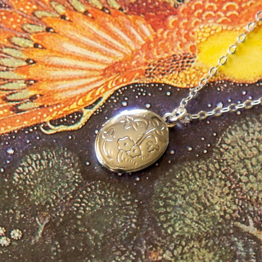 Vintage Mini Silver Oval Locket Necklace