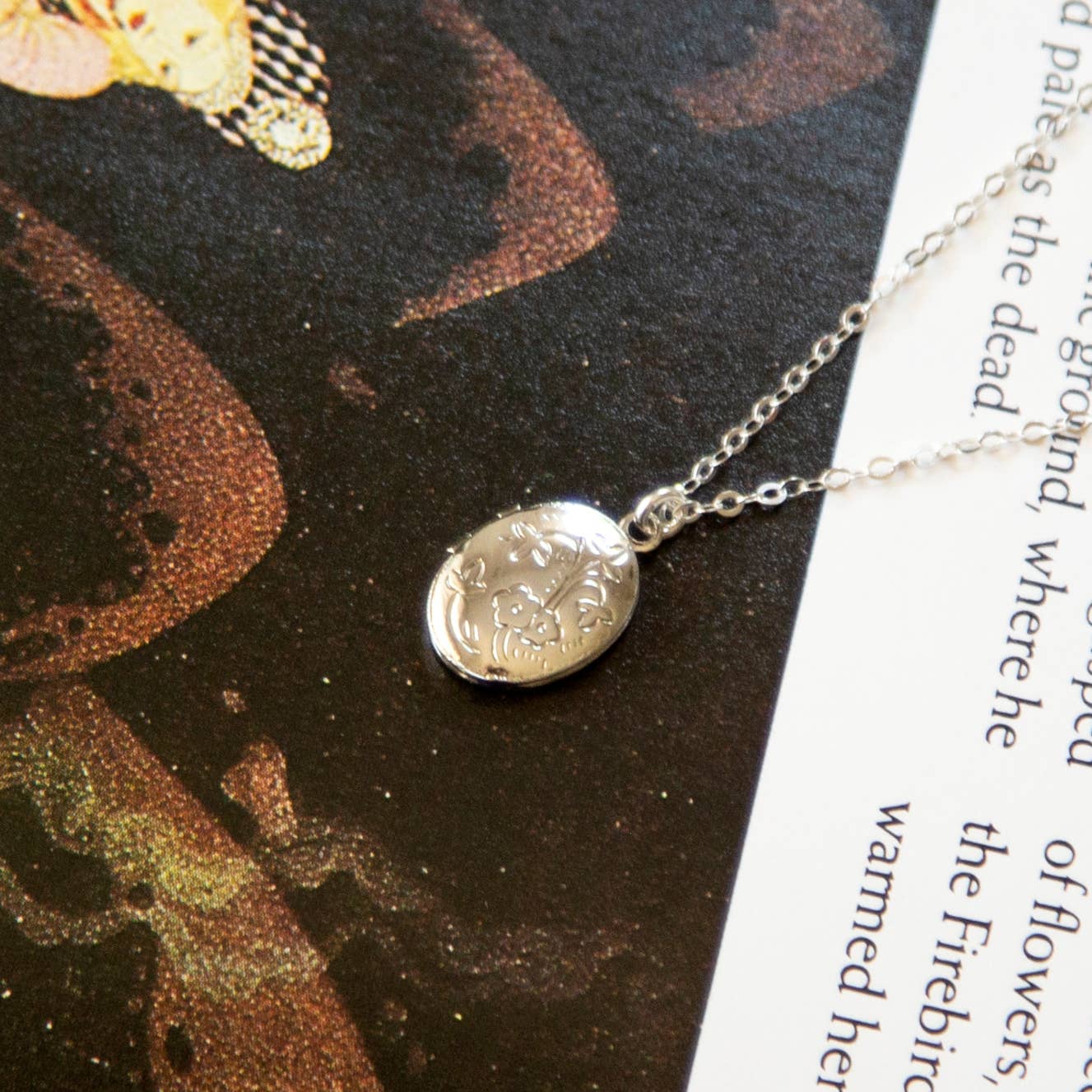 Vintage Mini Silver Oval Locket Necklace